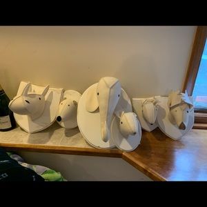 RH 6 white animal wall decorations.
